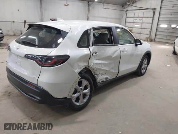✅ 2024 Honda HR-V LX • VIN: 3CZRZ2H35RM719109 • Lot: 43350815. Listed on IAAI with 29,816 mi. Free auction sales archive from the USA and detailed vehicle history report at DreamBid. Image 4.
