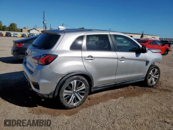 ✅ 2021 Mitsubishi Outlander ES • VIN: JA4ARUAU0MU014895 • Lot: 91578605. Listed on Copart with 102,324 mi. Free auction sales archive from the USA and detailed vehicle history report at DreamBid. Image 3.