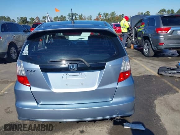 ✅ 2011 Honda Fit Sport • VIN: JHMGE8H55BC010909 • Lot: 43682257. Listed on IAAI with 154,567 mi. Free auction sales archive from the USA and detailed vehicle history report at DreamBid. Image 16.