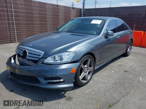 ✅ 2011 Mercedes-Benz S 550 • VIN: WDDNG7BB3BA385985 • Lot: 42207977. Listed on IAAI with 122,874 mi. Free auction sales archive from the USA and detailed vehicle history report at DreamBid. Image 2.