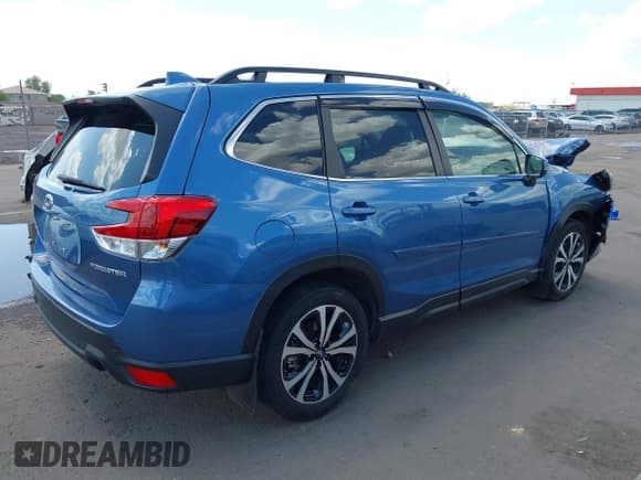 ✅ 2022 Subaru Forester Limited • VIN: JF2SKAPC0NH486148 • Lot: 42430812. Wystawiony na IAAI z przebiegiem 23 948 mil. Bezpłatny archiwum sprzedaży aukcyjnych z USA i szczegółowy raport historii pojazdu na DreamBid. Zdjęcie 4.