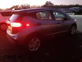 ✅ 2023 Chevrolet Bolt EV 1LT • VIN: 1G1FW6S09P4179935 • Lot: 82418354. Wystawiony na Copart z przebiegiem 46 041 mil. Bezpłatny archiwum sprzedaży aukcyjnych z USA i szczegółowy raport historii pojazdu na DreamBid. Zdjęcie 3.