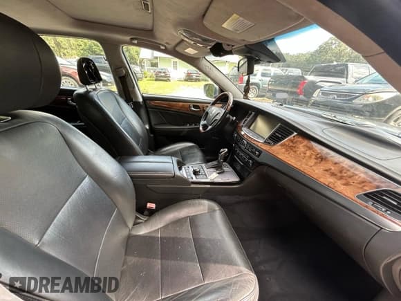 ✅ 2014 Hyundai Equus Signature • VIN: KMHGH4JH8EU090304 • Lot: 90951035. Listed on Copart with 70,388 mi. Free auction sales archive from the USA and detailed vehicle history report at DreamBid. Image 5.