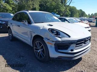 ✅ 2024 Porsche Macan • VIN: WP1AA2A59RLB17464 • Lot: 43243809. Wystawiony na IAAI z przebiegiem 6 192 mil. Bezpłatny archiwum sprzedaży aukcyjnych z USA i szczegółowy raport historii pojazdu na DreamBid. Zdjęcie 1.