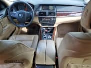 ✅ 2008 BMW X5 4.8i • VIN: 5UXFE83558L166217 • Лот: 84262655. Опубликован ранее на Copart с пробегом 182 554 миль. Бесплатный доступ к архиву аукционных продаж из США и подробный отчёт об истории автомобиля на DreamBid. Изображение 8.