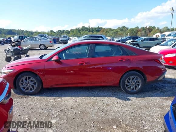 2024 Hyundai Elantra SEL с VIN KMHLM4DGXRU680104, выставлен на аукционе IAAI как лот 43313435 с пробегом 24 480 миль миль и . История ставок и продаж доступна на DreamBid. Изображение 14.