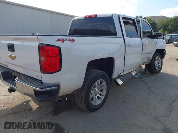 ✅ 2018 Chevrolet Silverado 1500 LT • VIN: 3GCUKREC1JG216942 • Лот: 43399788. Опубликован ранее на IAAI с пробегом 133 929 миль. Бесплатный доступ к архиву аукционных продаж из США и подробный отчёт об истории автомобиля на DreamBid. Изображение 4.