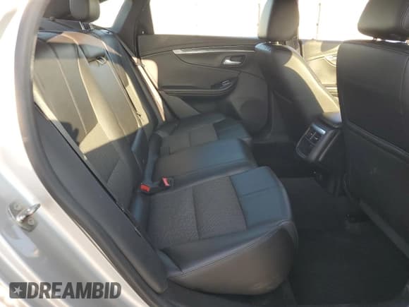 ✅ 2016 Chevrolet Impala LT • VIN: 2G1105SA9G9173936 • Lot: 89866975. Wystawiony na Copart z przebiegiem 120 401 mil. Bezpłatny archiwum sprzedaży aukcyjnych z USA i szczegółowy raport historii pojazdu na DreamBid. Zdjęcie 10.