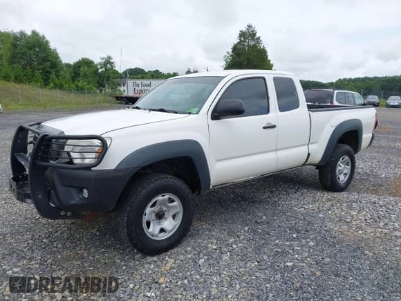 ✅ 2015 Toyota Tacoma • VIN: 5TFUX4EN4FX038145 • Lot: 42799533. Listed on IAAI with 270,754 mi. Free auction sales archive from the USA and detailed vehicle history report at DreamBid. Image 17.