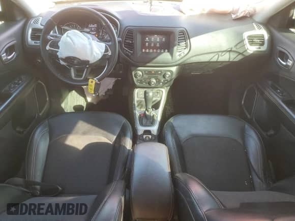 2020 Jeep Compass Latitude с VIN 3C4NJCBB0LT141662, выставлен на аукционе Copart как лот 82522795 с пробегом 80 384 миль миль и Списание • Salvage title. История ставок и продаж доступна на DreamBid. Изображение 8.