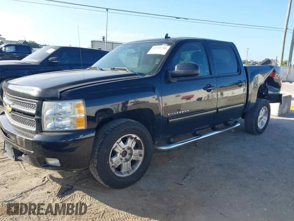 ✅ 2013 Chevrolet Silverado 1500 LT • VIN: 3GCPKSE77DG256616 • Lot: 43355281. Wystawiony na IAAI z przebiegiem 192 834 mil. Bezpłatny archiwum sprzedaży aukcyjnych z USA i szczegółowy raport historii pojazdu na DreamBid. Zdjęcie 2.