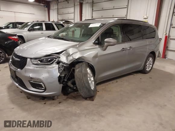 ✅ 2021 Chrysler Pacifica Touring L • VIN: 2C4RC1BG3MR580337 • Lot: 43575785. Wystawiony na IAAI z przebiegiem 48 274 mil. Bezpłatny archiwum sprzedaży aukcyjnych z USA i szczegółowy raport historii pojazdu na DreamBid. Zdjęcie 21.