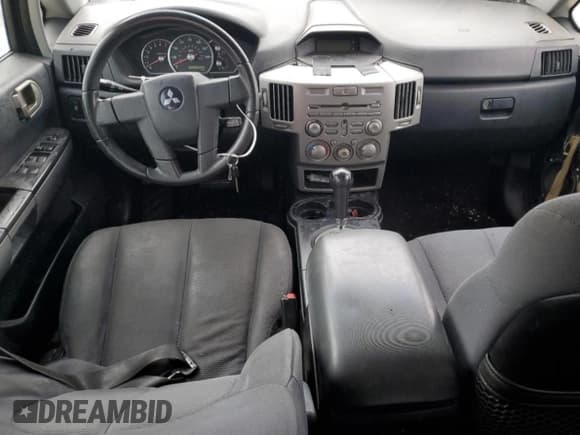 ✅ 2004 Mitsubishi Endeavor LS • VIN: 4A4MM21S14E018106 • Lot: 61355605. Listed on Copart with 194,509 mi. Free auction sales archive from the USA and detailed vehicle history report at DreamBid. Image 8.