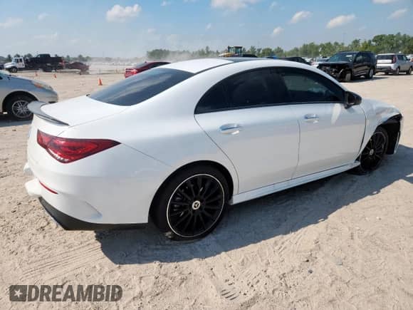 2022 Mercedes-Benz CLA 250 z VIN W1K5J4GB2NN313441, wystawiony jako Copart lot #80508685 z przebiegiem 34 157 mil mil oraz Szkoda całkowita • Salvage title. Historia ofert i sprzedaży dostępna na DreamBid. Obrazek 3.