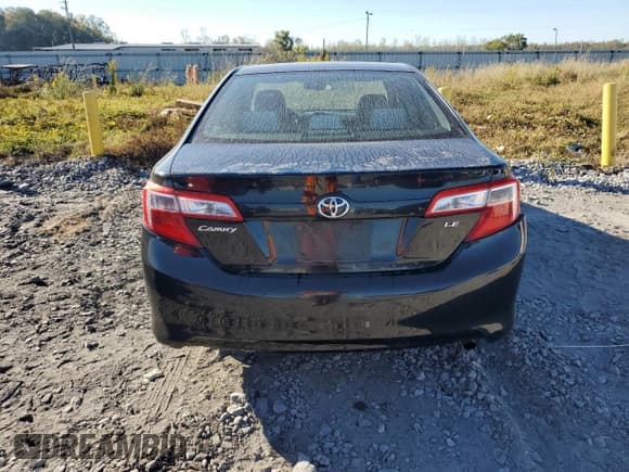 ✅ 2012 Toyota Camry LE • VIN: 4T4BF1FK8CR203464 • Lot: 86552495. Listed on Copart with 197,404 mi. Free auction sales archive from the USA and detailed vehicle history report at DreamBid. Image 6.