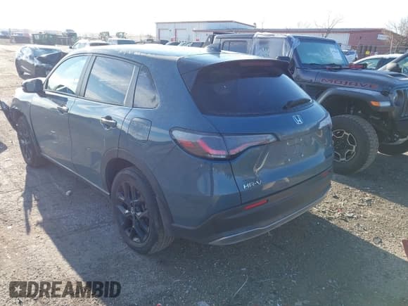 ✅ 2024 Honda HR-V Sport • VIN: 3CZRZ2H59RM757654 • Lot: 41992927. Listed on IAAI with 20,486 mi. Free auction sales archive from the USA and detailed vehicle history report at DreamBid. Image 3.