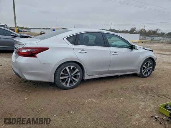 ✅ 2017 Nissan Altima SV • VIN: 1N4AL3AP9HC108111 • Lot: 94513275. Listed on Copart with 94,292 mi. Free auction sales archive from the USA and detailed vehicle history report at DreamBid. Image 3.