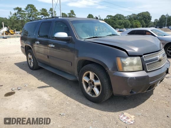 ✅ 2010 Chevrolet Suburban LT • VIN: 1GNUCJE08AR282271 • Lot: 69958304. Wystawiony na Copart z przebiegiem 252 836 mil. Bezpłatny archiwum sprzedaży aukcyjnych z USA i szczegółowy raport historii pojazdu na DreamBid. Zdjęcie 4.