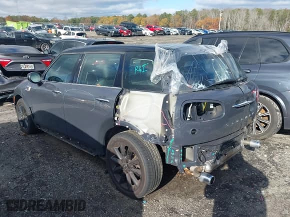 ✅ 2021 MINI Clubman Cooper S • VIN: WMWLV7C09M2N98258 • Lot: 40985670. Listed on IAAI with 14,336 mi. Free auction sales archive from the USA and detailed vehicle history report at DreamBid. Image 3.
