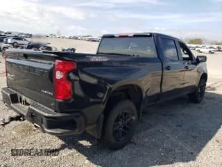 ✅ 2019 Chevrolet Silverado 1500 Custom Trail Boss • VIN: 3GCPYCEF4KG207110 • Lot: 71401624. Wystawiony na Copart z przebiegiem 79 921 mil. Bezpłatny archiwum sprzedaży aukcyjnych z USA i szczegółowy raport historii pojazdu na DreamBid. Zdjęcie 3.