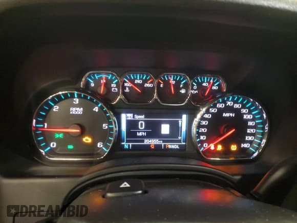 ✅ 2018 Chevrolet Suburban LT • VIN: 1GNSKHKC3JR175386 • Lot: 92799155. Listed on Copart with 204,955 mi. Free auction sales archive from the USA and detailed vehicle history report at DreamBid. Image 9.