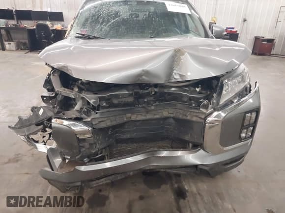 ✅ 2021 Mitsubishi Outlander ES • VIN: JA4ARUAU1MU024044 • Lot: 43017856. Listed on IAAI with 82,276 mi. Free auction sales archive from the USA and detailed vehicle history report at DreamBid. Image 6.