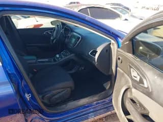 ✅ 2016 Chrysler 200 Limited • VIN: 1C3CCCAB6GN126645 • Лот: 43753517. Опубликован ранее на IAAI с пробегом 111 289 миль. Бесплатный доступ к архиву аукционных продаж из США и подробный отчёт об истории автомобиля на DreamBid. Изображение 5.