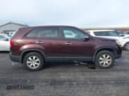 ✅ 2012 Kia Sorento LX • VIN: 5XYKT3A15CG288959 • Lot: 43679796. Wystawiony na IAAI z przebiegiem 161 413 mil. Bezpłatny archiwum sprzedaży aukcyjnych z USA i szczegółowy raport historii pojazdu na DreamBid. Zdjęcie 13.