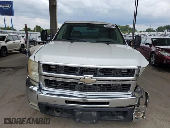 ✅ 2008 Chevrolet Silverado 2500HD 1LT • VIN: 1GCHK29628E206872 • Lot: 66462304. Wystawiony na Copart z przebiegiem 163 063 mil. Bezpłatny archiwum sprzedaży aukcyjnych z USA i szczegółowy raport historii pojazdu na DreamBid. Zdjęcie 5.