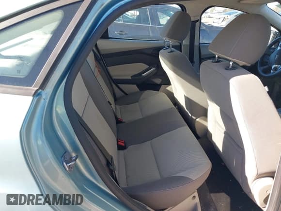 ✅ 2012 Ford Focus SE • VIN: 1FAHP3F26CL451452 • Лот: 43590435. Опубликован ранее на IAAI с пробегом 194 075 миль. Бесплатный доступ к архиву аукционных продаж из США и подробный отчёт об истории автомобиля на DreamBid. Изображение 8.