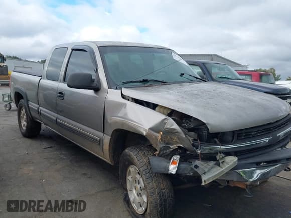 ✅ 2001 Chevrolet Silverado 1500 LS • VIN: 2GCEK19T811288343 • Лот: 43041421. Опубликован ранее на IAAI с пробегом 228 942 миль. Бесплатный доступ к архиву аукционных продаж из США и подробный отчёт об истории автомобиля на DreamBid. Изображение 1.