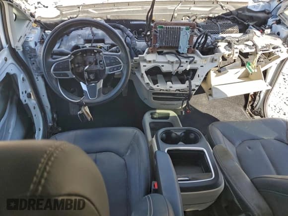 ✅ 2022 Chrysler Pacifica Hybrid Touring L • VIN: 2C4RC1L74NR118871 • Лот: 95501755. Опубликован ранее на Copart с пробегом Не указан. Бесплатный доступ к архиву аукционных продаж из США и подробный отчёт об истории автомобиля на DreamBid. Изображение 8.