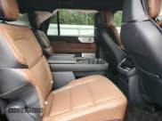 ✅ 2024 Lincoln Navigator Reserve • VIN: 5LMJJ3LG0REL22576 • Лот: 71967295. Опубликован ранее на Copart с пробегом 5 692 миль. Бесплатный доступ к архиву аукционных продаж из США и подробный отчёт об истории автомобиля на DreamBid. Изображение 11.