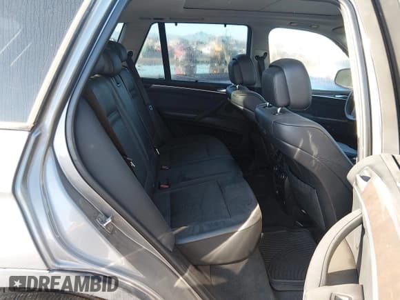 ✅ 2012 BMW X5 35i • VIN: 5UXZV4C57CL764842 • Lot: 43803282. Listed on IAAI with 135,157 mi. Free auction sales archive from the USA and detailed vehicle history report at DreamBid. Image 8.