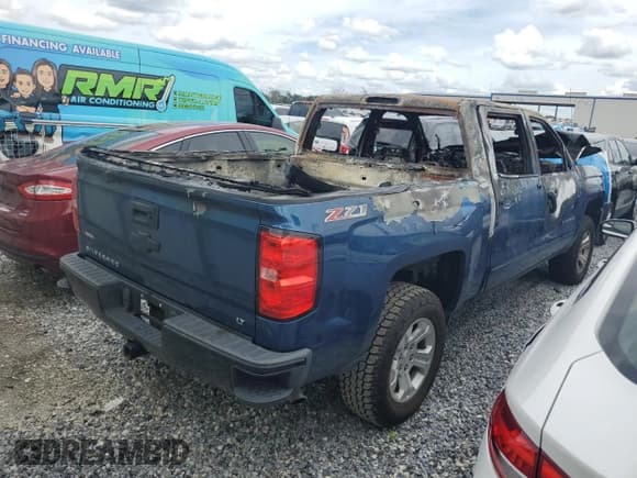 ✅ 2017 Chevrolet Silverado 1500 LT • VIN: 3GCUKRECXHG248296 • Лот: 81695615. Опубликован ранее на Copart с пробегом Не указан. Бесплатный доступ к архиву аукционных продаж из США и подробный отчёт об истории автомобиля на DreamBid. Изображение 3.