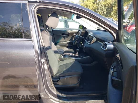 ✅ 2020 Kia Sorento LX • VIN: 5XYPGDA38LG624007 • Лот: 43271836. Опубликован ранее на IAAI с пробегом 129 483 миль. Бесплатный доступ к архиву аукционных продаж из США и подробный отчёт об истории автомобиля на DreamBid. Изображение 5.