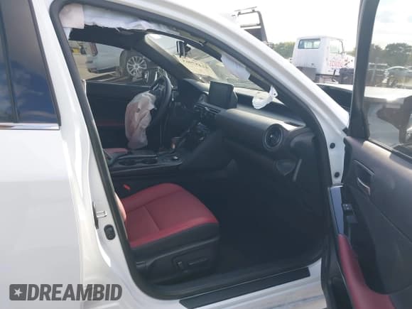 ✅ 2024 Lexus IS 350 F Sport • VIN: JTHBZ1B21R5079910 • Lot: 41457965. Wystawiony na IAAI z przebiegiem 3 537 mil. Bezpłatny archiwum sprzedaży aukcyjnych z USA i szczegółowy raport historii pojazdu na DreamBid. Zdjęcie 5.