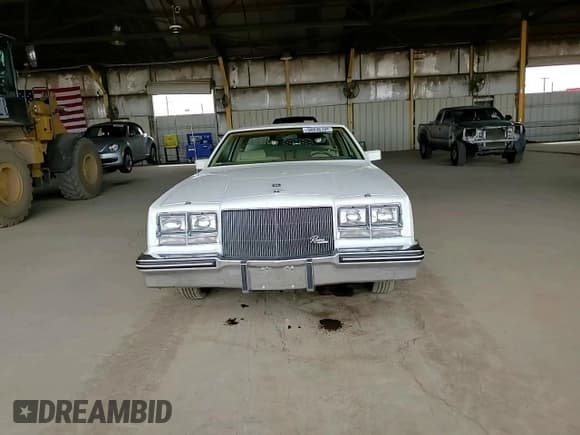 ✅ 1985 Buick Riviera • VIN: 1G4EZ57Y6FE407347 • Лот: 58836105. Опубликован ранее на Copart с пробегом 25 206 миль. Бесплатный доступ к архиву аукционных продаж из США и подробный отчёт об истории автомобиля на DreamBid. Изображение 13.