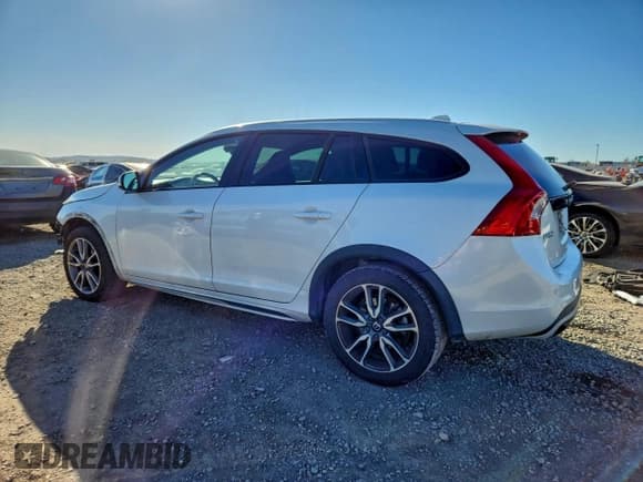 ✅ 2018 Volvo V60 • VIN: YV440MWK5J2058870 • Lot: 95908455. Listed on Copart with 87,652 mi. Free auction sales archive from the USA and detailed vehicle history report at DreamBid. Image 2.