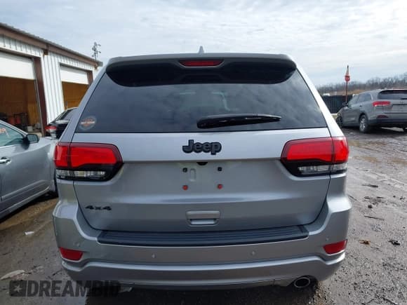 ✅ 2019 Jeep Grand Cherokee Altitude • VIN: 1C4RJFAG2KC563247 • Lot: 41479926. Wystawiony na IAAI z przebiegiem 81 288 mil. Bezpłatny archiwum sprzedaży aukcyjnych z USA i szczegółowy raport historii pojazdu na DreamBid. Zdjęcie 17.