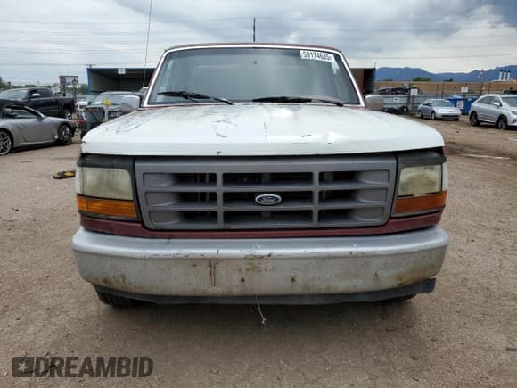 ✅ 1992 Ford F-150 S • VIN: 1FTEX15Y2NKA85618 • Lot: 59174635. Wystawiony na Copart z przebiegiem 269 186 mil. Bezpłatny archiwum sprzedaży aukcyjnych z USA i szczegółowy raport historii pojazdu na DreamBid. Zdjęcie 5.