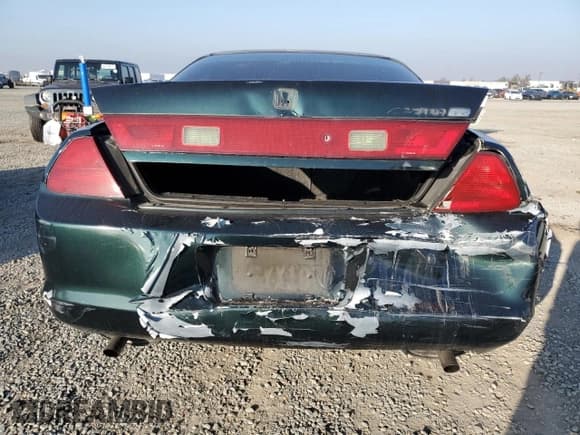 ✅ 1999 Honda Accord EX • VIN: 1HGCG2258XA021018 • Лот: 89898435. Опубликован ранее на Copart с пробегом 189 251 миль. Бесплатный доступ к архиву аукционных продаж из США и подробный отчёт об истории автомобиля на DreamBid. Изображение 6.