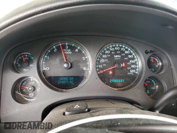 ✅ 2007 Chevrolet Suburban LT • VIN: 3GNFC16097G270307 • Lot: 70648294. Wystawiony na Copart z przebiegiem 218 283 mil. Bezpłatny archiwum sprzedaży aukcyjnych z USA i szczegółowy raport historii pojazdu na DreamBid. Zdjęcie 9.