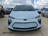 ✅ 2023 Chevrolet Bolt EV 1LT • VIN: 1G1FW6S00P4121440 • Lot: 73885534. Wystawiony na Copart z przebiegiem 5 244 mil. Bezpłatny archiwum sprzedaży aukcyjnych z USA i szczegółowy raport historii pojazdu na DreamBid. Zdjęcie 5.