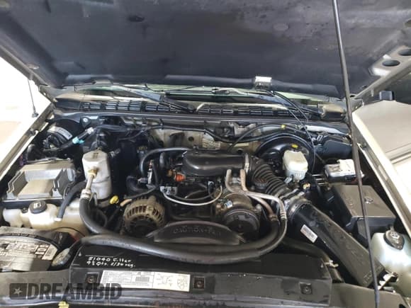 ✅ 2002 Chevrolet S-10 LS • VIN: 1GCCS19W228240384 • Лот: 86144875. Опубликован ранее на Copart с пробегом 85 653 миль. Бесплатный доступ к архиву аукционных продаж из США и подробный отчёт об истории автомобиля на DreamBid. Изображение 11.