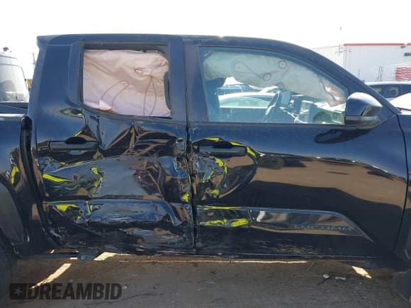 ✅ 2024 Toyota Tacoma TRD Sport Hybrid • VIN: 3TYLC5LN9RT002482 • Лот: 42085956. Опубликован ранее на IAAI с пробегом 10 988 миль. Бесплатный доступ к архиву аукционных продаж из США и подробный отчёт об истории автомобиля на DreamBid. Изображение 13.