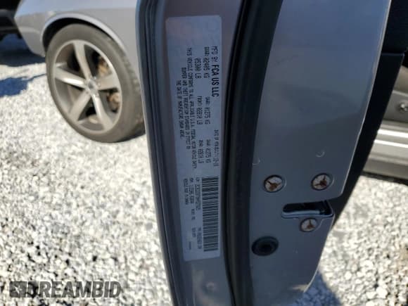 ✅ 2017 Dodge Challenger R/T Shaker • VIN: 2C3CDZBT9HH527625 • Lot: 48117855. Listed on Copart with 70,718 mi. Free auction sales archive from the USA and detailed vehicle history report at DreamBid. Image 14.