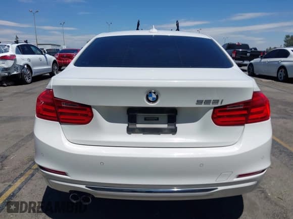 ✅ 2012 BMW 3 Series 328i • VIN: WBA3C1C57CF433959 • Lot: 42691145. Listed on IAAI with 155,620 mi. Free auction sales archive from the USA and detailed vehicle history report at DreamBid. Image 16.