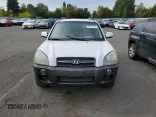 2005 Hyundai Tucson GLS z VIN KM8JN12D75U072157, wystawiony jako Copart lot #75061184 z przebiegiem 224 031 mil mil oraz Szkoda całkowita • Salvage title. Historia ofert i sprzedaży dostępna na DreamBid. Obrazek 5.