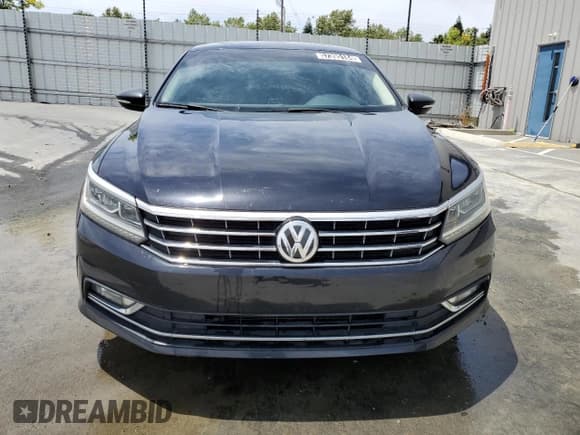 ✅ 2017 Volkswagen Passat SE • VIN: 1VWBT7A35HC014940 • Lot: 57395184. Listed on Copart with 110,084 mi. Free auction sales archive from the USA and detailed vehicle history report at DreamBid. Image 5.